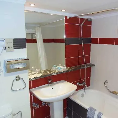 מלון Mediterranee ארגוסטולי