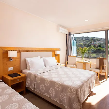 Mediterranee מלון 4*