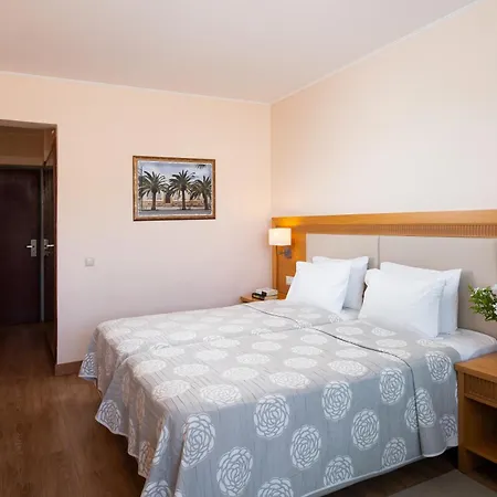 מלון Mediterranee 4*