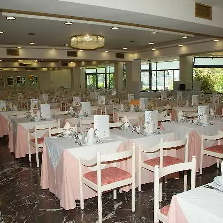 Mediterranee מלון 4*